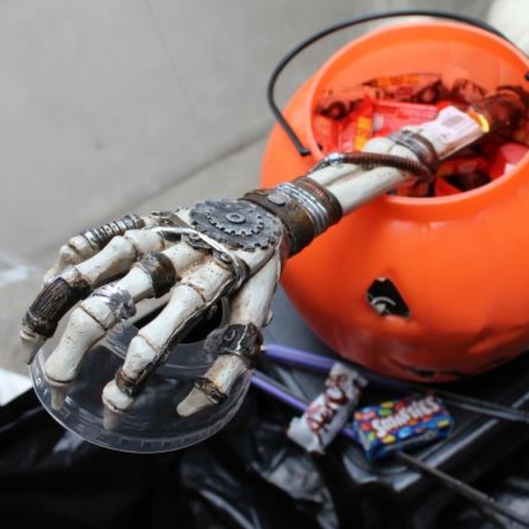 ๐ Skeleton Hand Back Scratcher or Decor - Picture 1 of 6